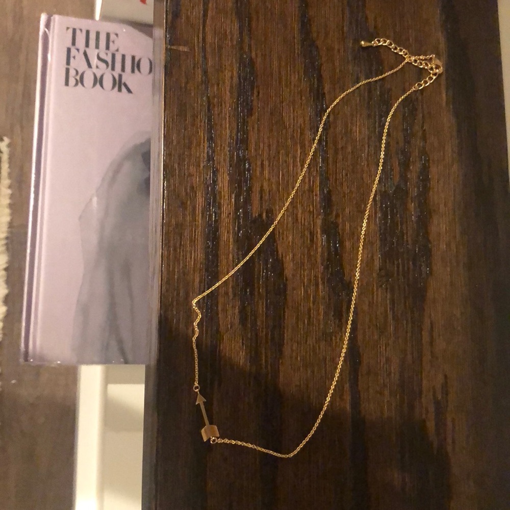 Gold arrow necklace, never worn
